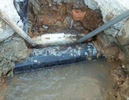 鹤峰测漏水之水管漏水